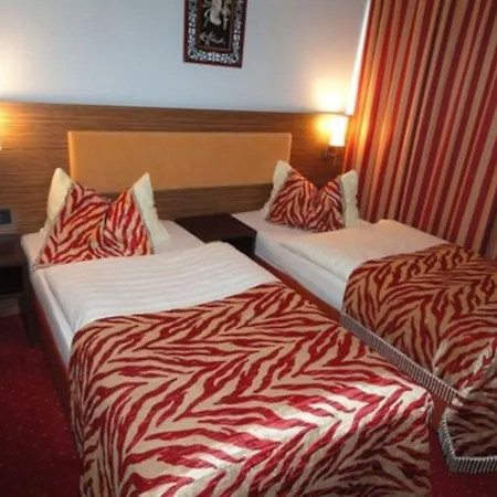 Grand Dream Main Center מלון 4*