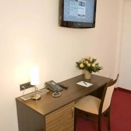 Grand Dream Main Center מלון