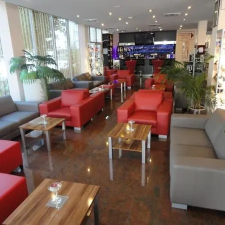 Grand Dream Main Center מלון